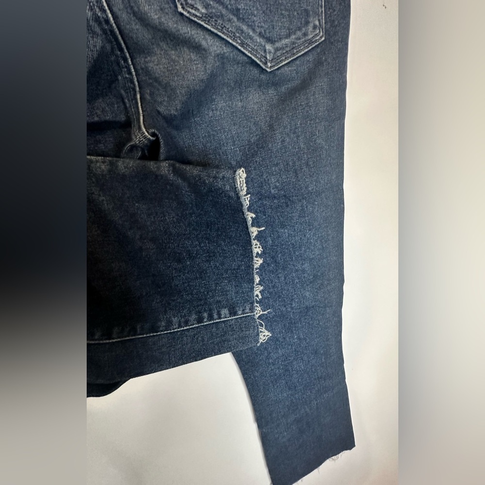 PAIGE Jeans Colette Crop Flare Blue Distressed Bottom Faded Size 30 Pre-owned‎ - Picture 12 of 15